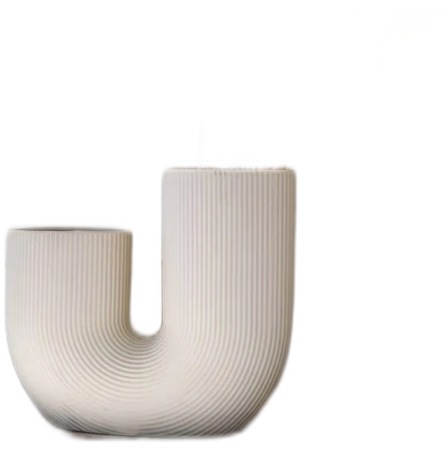 U-formad ljusbeige vas i keramik med ribbad yta